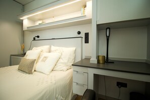 1 chambre, bureau, fer et planche à repasser, Wi-Fi gratuit