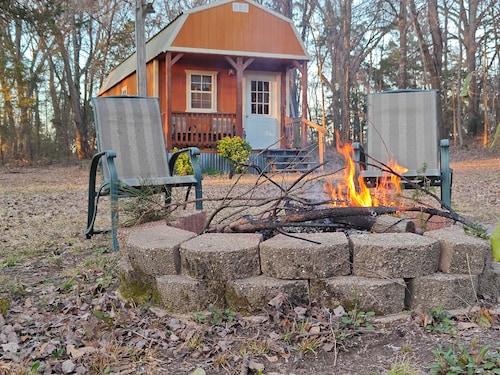 Peacefull Cabin in the Woods with heat/air conditioning