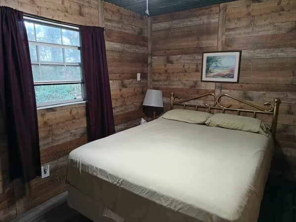 1 bedroom, WiFi, bed sheets