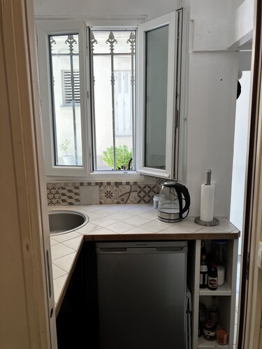 Charming apartment Paris center république