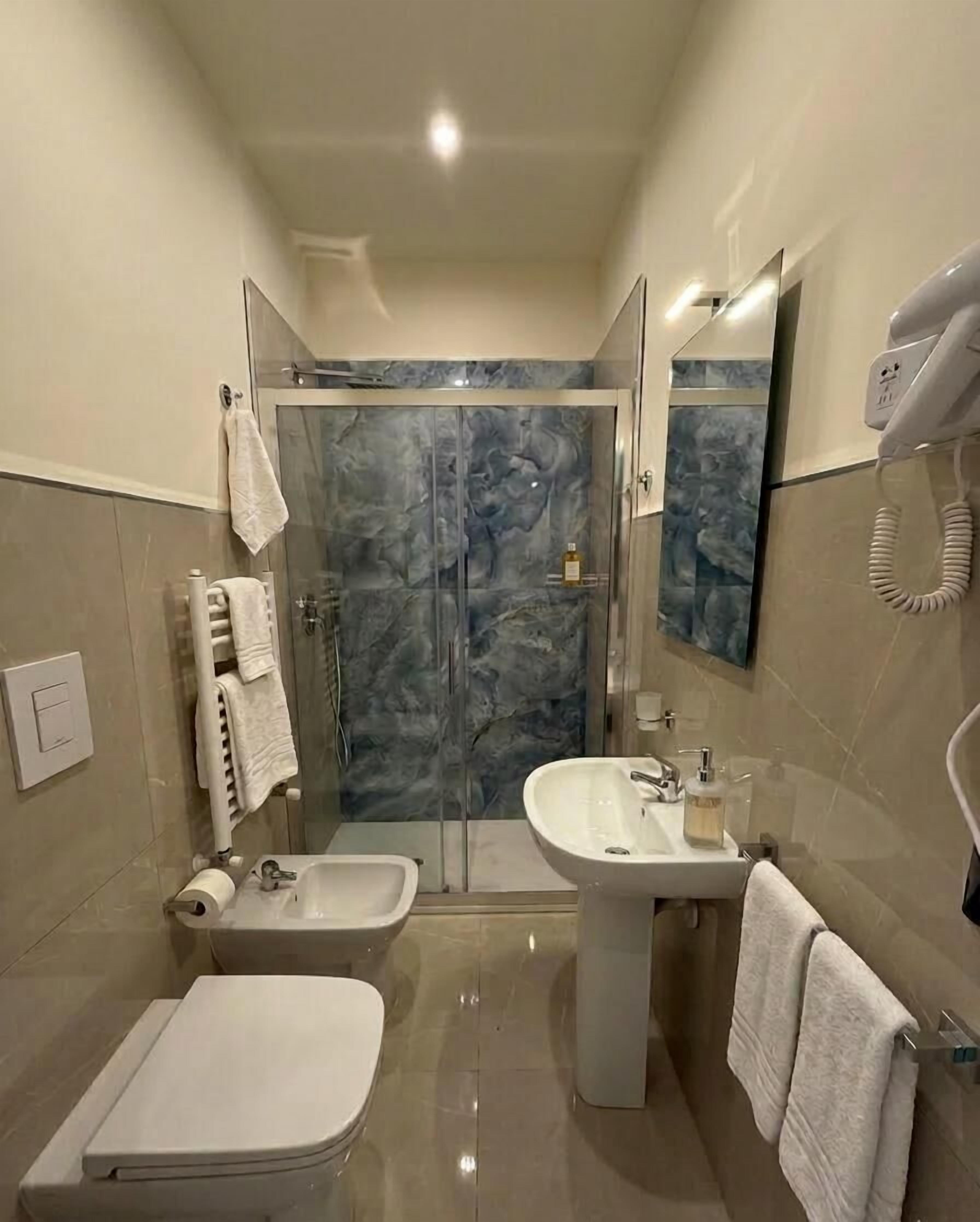 Internal name: Room 1 | Bathroom
