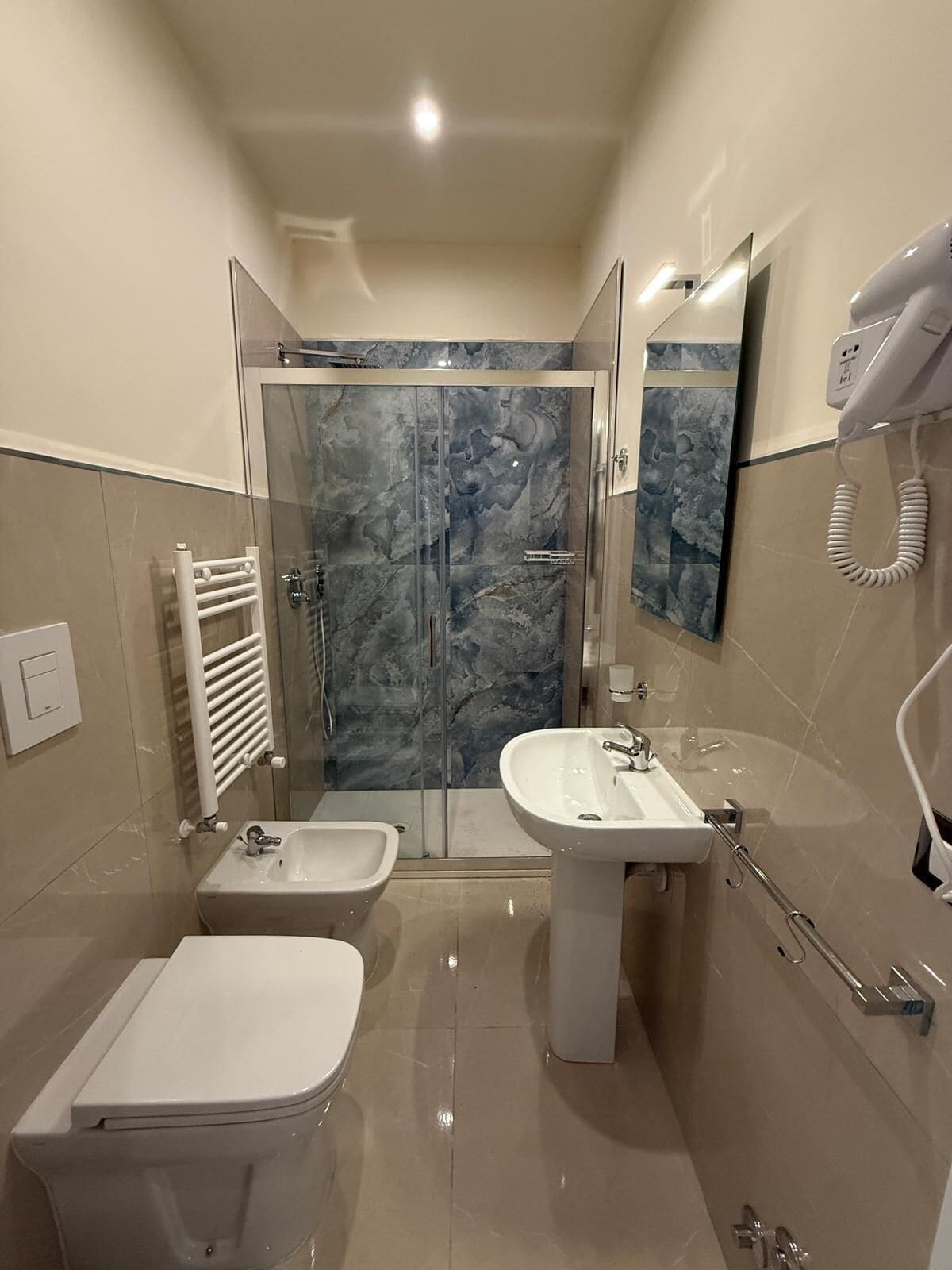 Internal name: Room 1 | Salle de bain