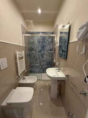 Internal name: Room 1 | Bathroom