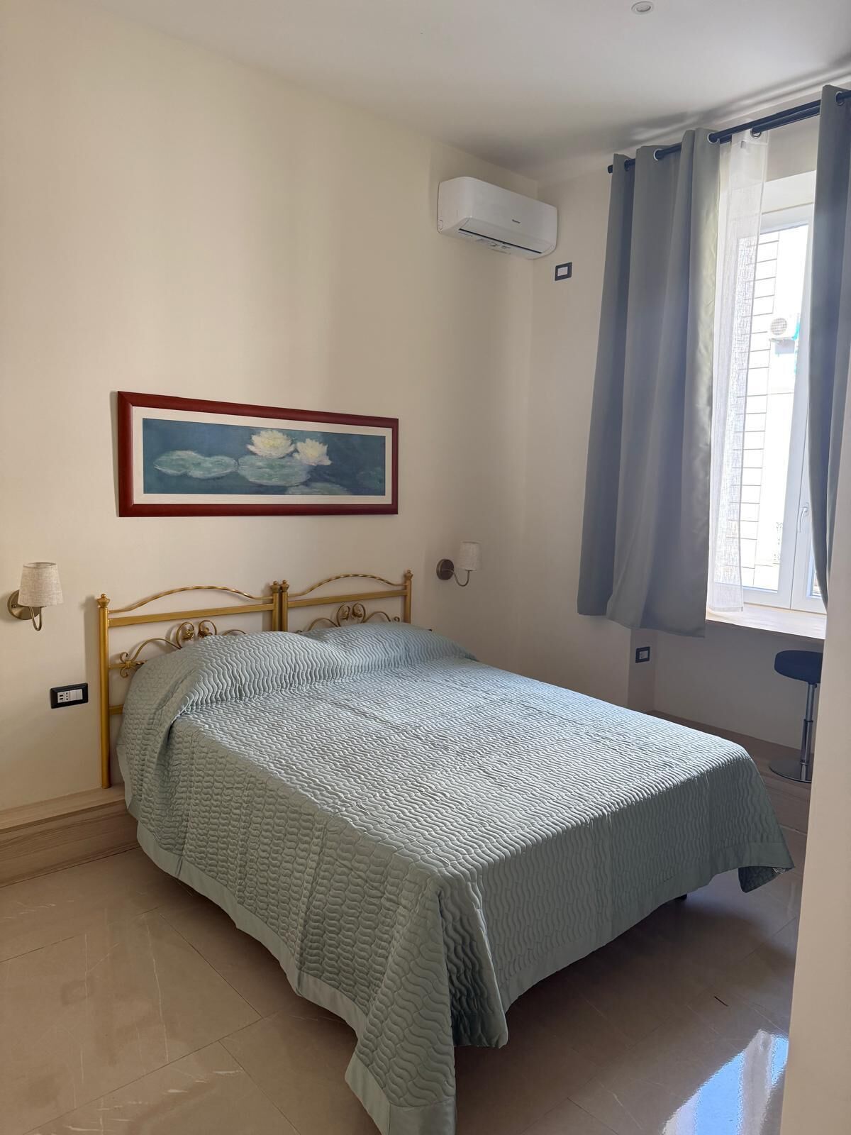 Internal name: Room 2 | Desk, laptop workspace, soundproofing, iron/ironing board