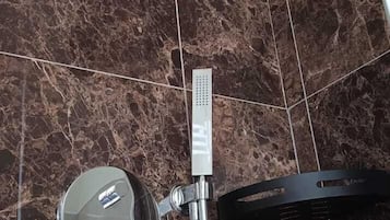 Internal name: Room 2 | Bathroom