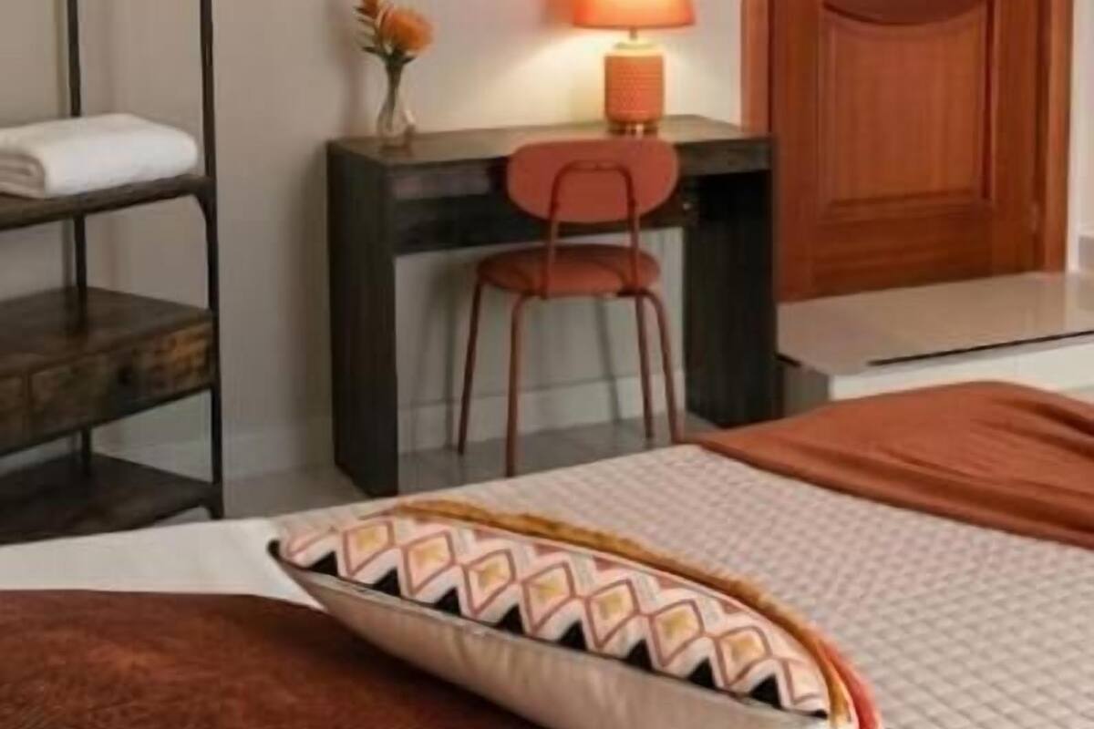 Internal name: Room 3 | Desk, laptop workspace, soundproofing, iron/ironing board