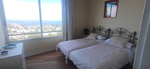 2 chambres, fer et planche à repasser, Wi-Fi, draps fournis