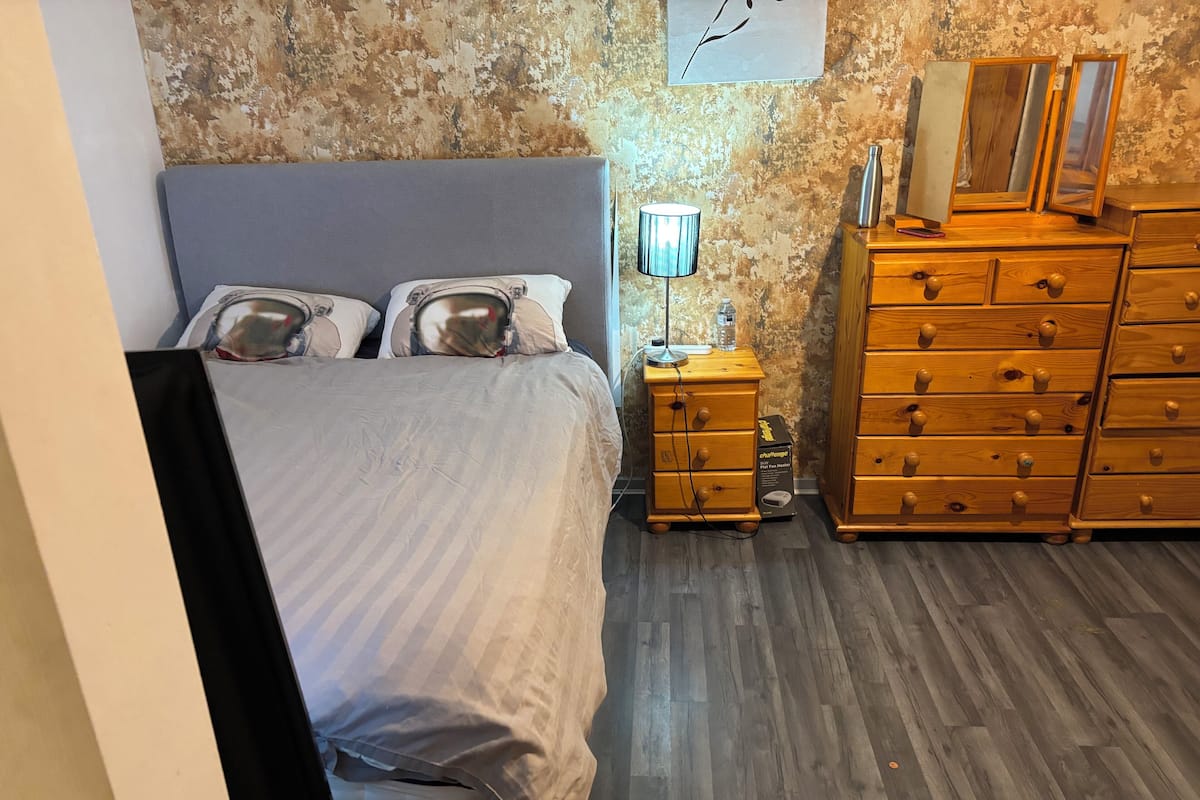 Quarto casal conforto, varanda | Cortinas blackout, quartos à prova de som, ferros/tábuas de passar roupa