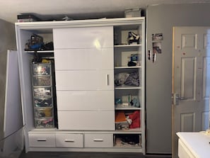Quarto casal clássico, varanda | Cortinas blackout, quartos à prova de som, ferros/tábuas de passar roupa
