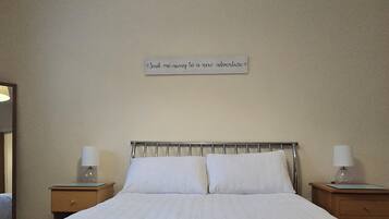 1 chambre, fer et planche Ă repasser, Wi-Fi, draps fournis