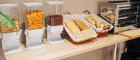 Café da manhã com buffet todos os dias (EUR 8 por pessoa)