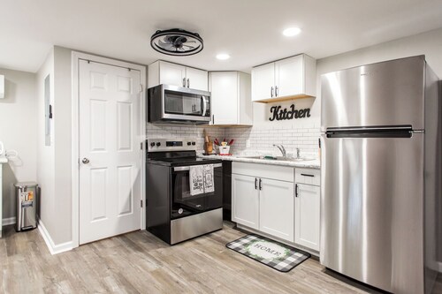 Lovely cozy cottage with AC in charming Waycross