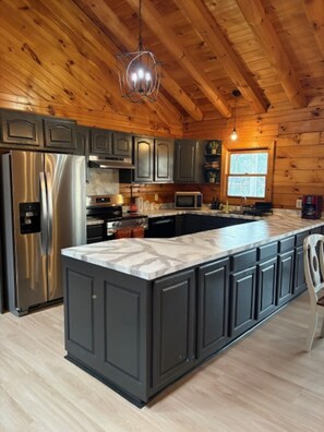 Mikrobølgeovn, ovn og kokeplater