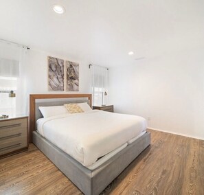 Unclassified image, 5 of 15, button