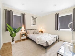 3 bedrooms, iron/ironing board, WiFi, bed sheets