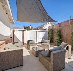 Unclassified image, 3 of 15, button