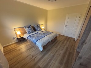 3 bedrooms, WiFi, bed sheets