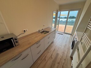 Micro-ondes, four, plaque de cuisson, lave-vaisselle