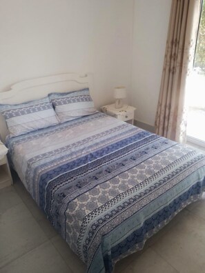 2 habitaciones, tabla de planchar con plancha y acceso a internet 