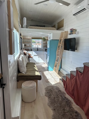 TV, fireplace - The Starlight Tiny Home Destination Zion (Apple Valley)