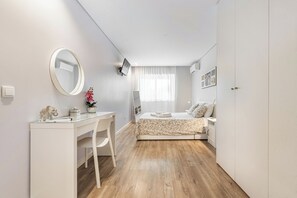 1 bedroom, iron/ironing board, WiFi, bed sheets