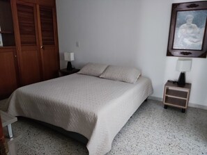 3 dormitorios, tabla de planchar con plancha, wifi y ropa de cama