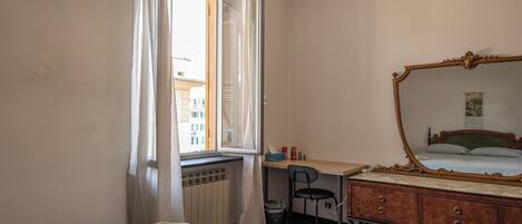 1 soveværelse, strygejern/strygebræt, internetforbindelse, sengetøj