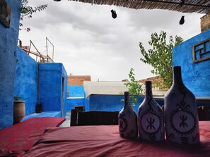 المنشأة من الخارج