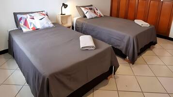 4 bedrooms, iron/ironing board, free WiFi, bed sheets