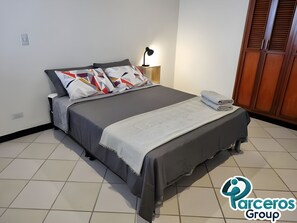 4 bedrooms, iron/ironing board, free WiFi, bed sheets - PARCEROS GROUP-HOLIDAY APARTMENT 3 BEDROOMS, 5TH FLOOR, DOWNTOWN PEREIRA (Pereira)