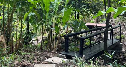 Peaceful Retreat in Nature. Charming Cottage in Soufrière.