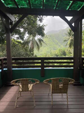 Property grounds - Peaceful Retreat in Nature. Charming Cottage in Soufrière. (Soufrière)