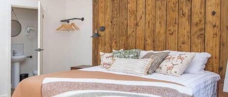 1 Schlafzimmer, Schreibtisch, WLAN, Bettwäsche