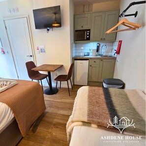 1 bedroom, desk, WiFi, bed sheets