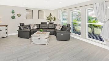 智能電視、壁爐、打印機