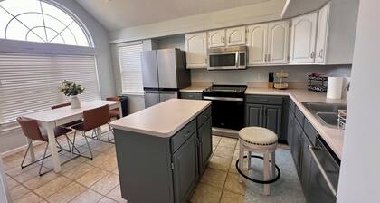 Peaceful lake view 3-bedroom bungalow