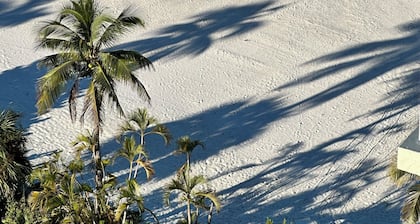 WEEKLY & MONTHLY DISCOUNTS! Ocean, sun, pool, bikes, hikes, kayaking & fun☀️