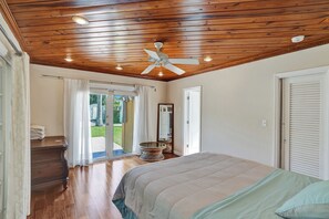 2 Schlafzimmer, Reisekinderbett, kostenloses WLAN, Bettwäsche