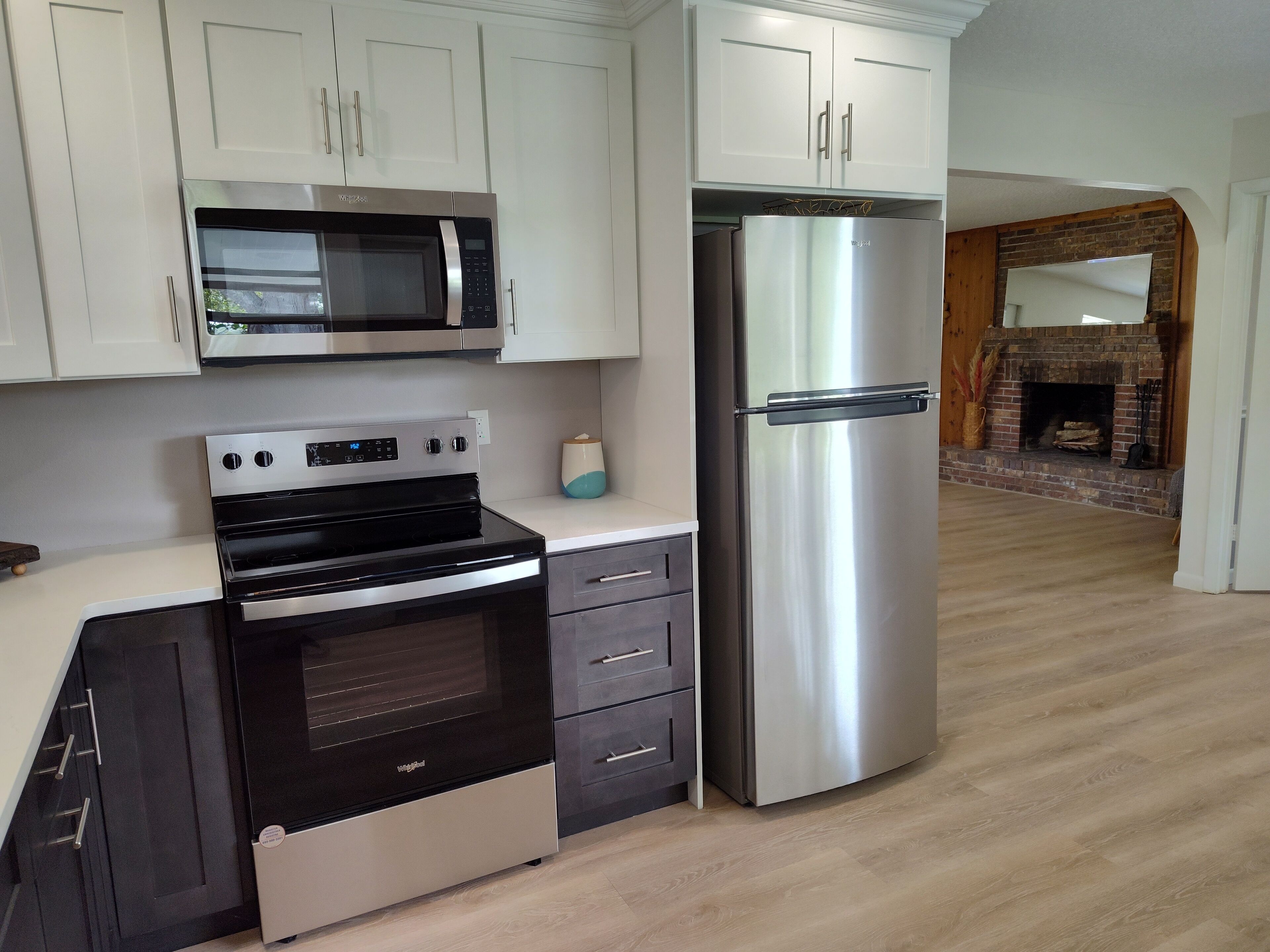 Microwave, dishwasher