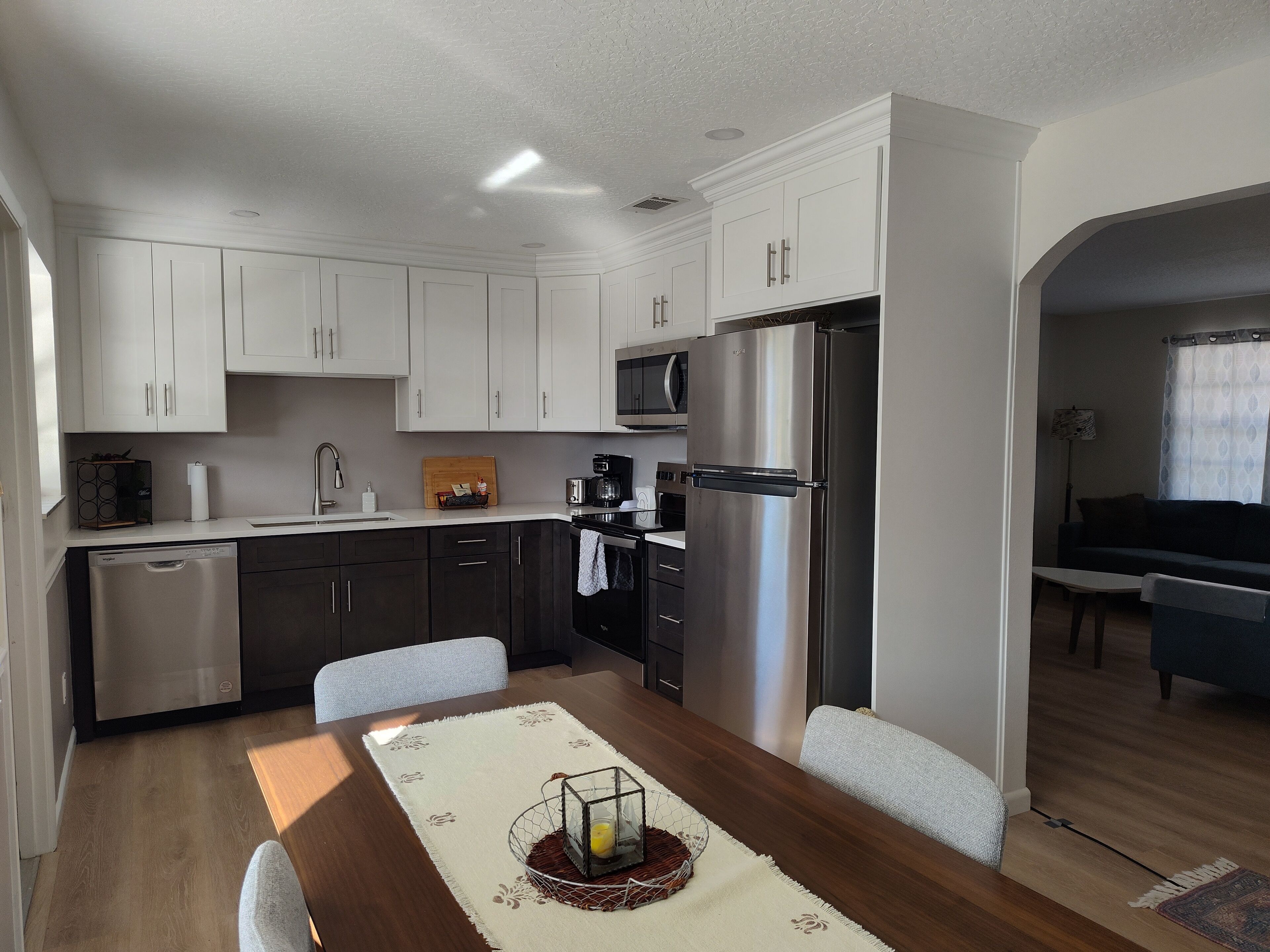 Mikrobølgeovn og oppvaskmaskin