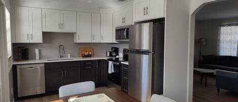 Microwave, dishwasher