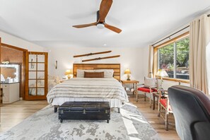 4 Schlafzimmer, Schreibtisch, Bügeleisen/Bügelbrett, Reisekinderbett