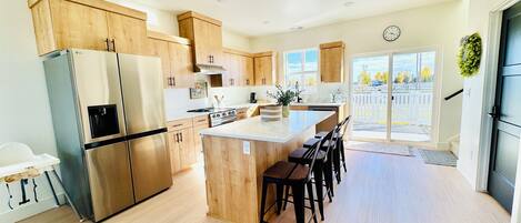 Mikrowelle, Ofen, Herdplatte, Geschirrspüler