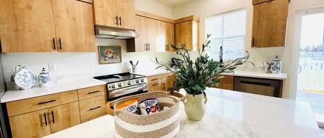 微波炉、烤箱、炉灶、洗碗机