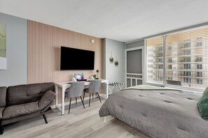 1 habitación, tabla de planchar con plancha, wifi y ropa de cama 