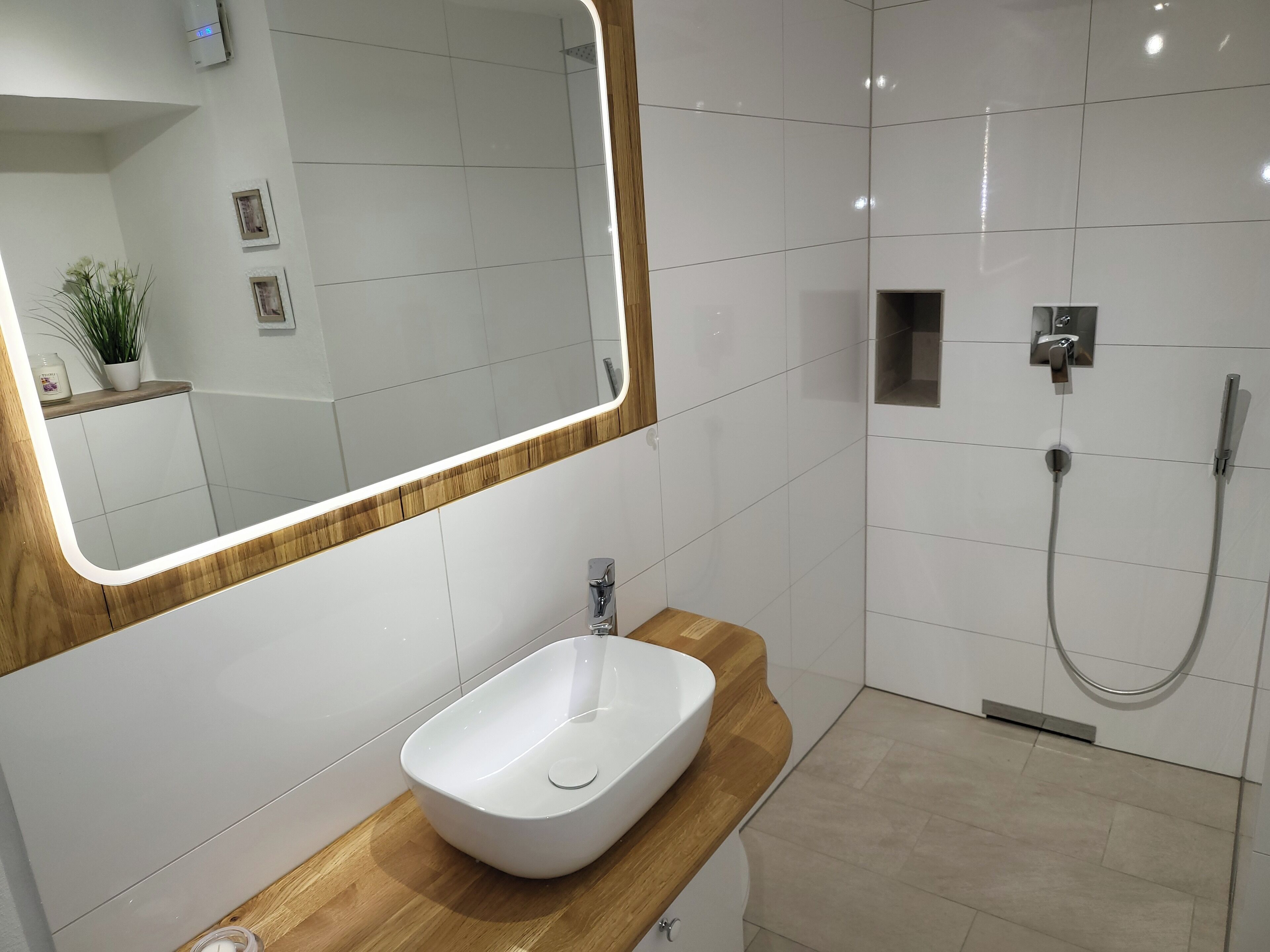 Kostenlose Toilettenartikel, Haartrockner, Handtücher, Seife