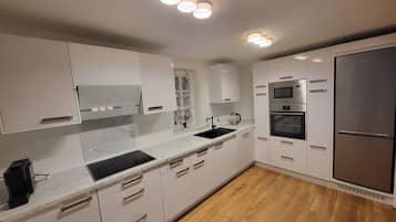 Apartamento Confort, vistas al patio | Cocina privada