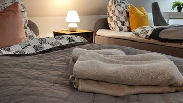 Una scrivania, ferro/asse da stiro, Wi-Fi gratuito