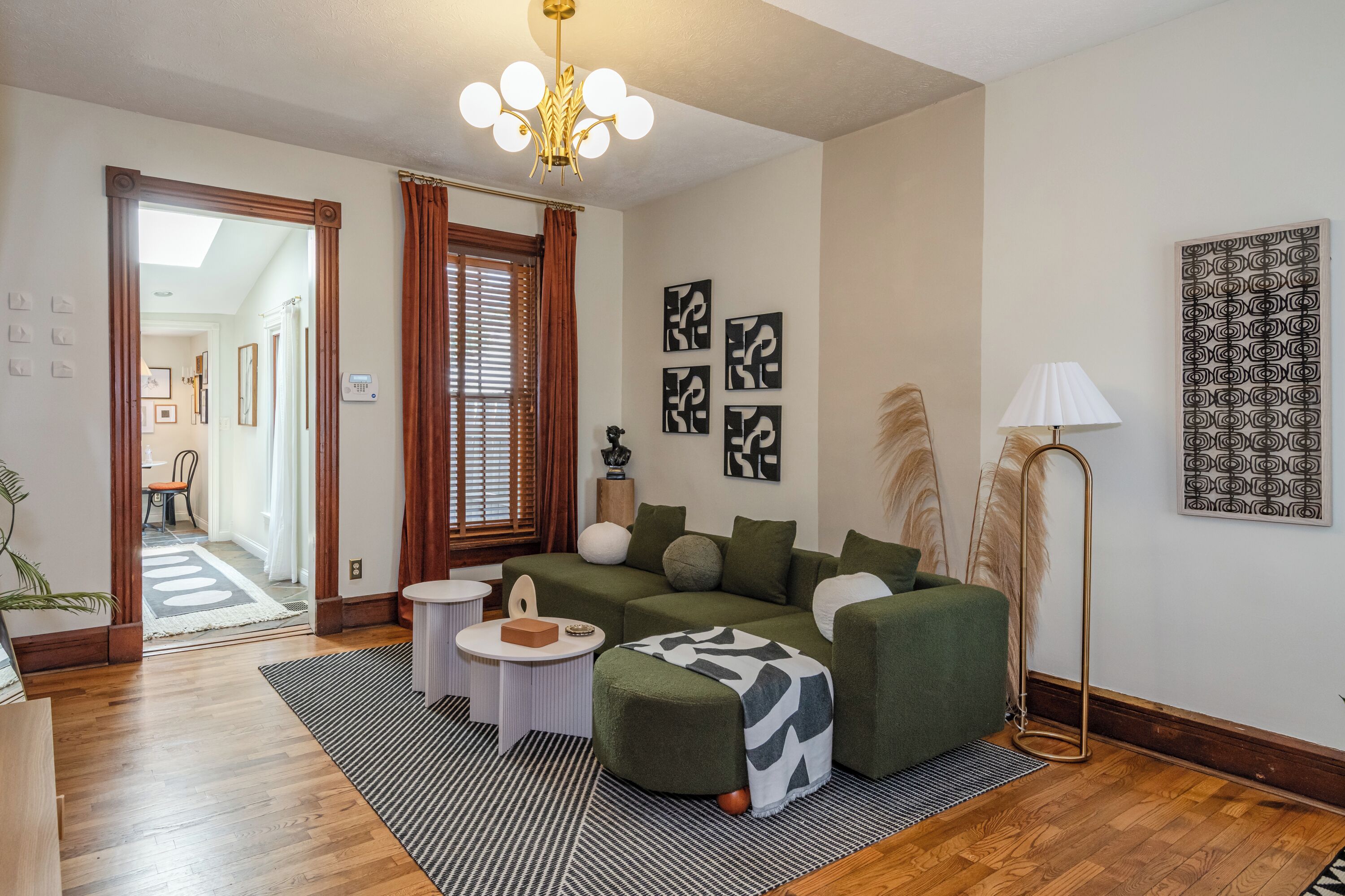 Fernseher, Kamin, Computerbildschirme