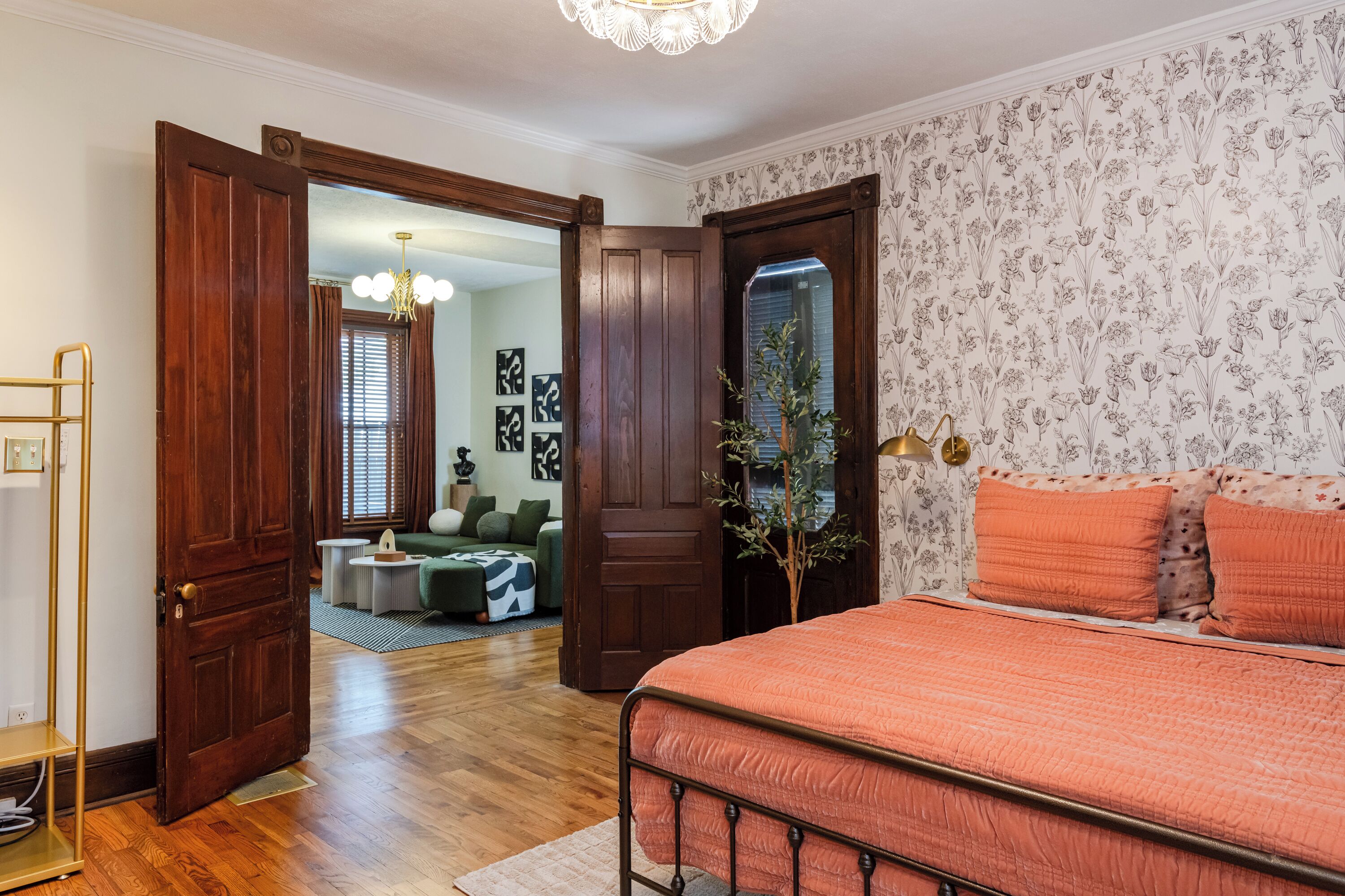 2 Schlafzimmer, Schreibtisch, Bügeleisen/Bügelbrett, WLAN